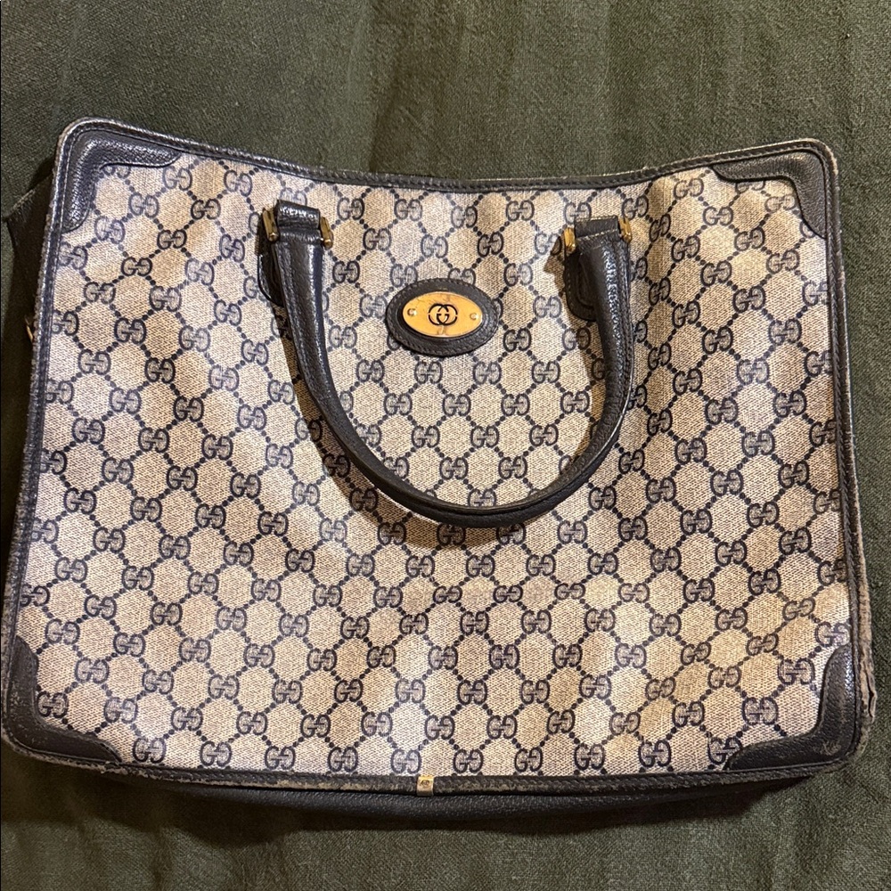 GUCCI GG SUPREME HANDLE BAG